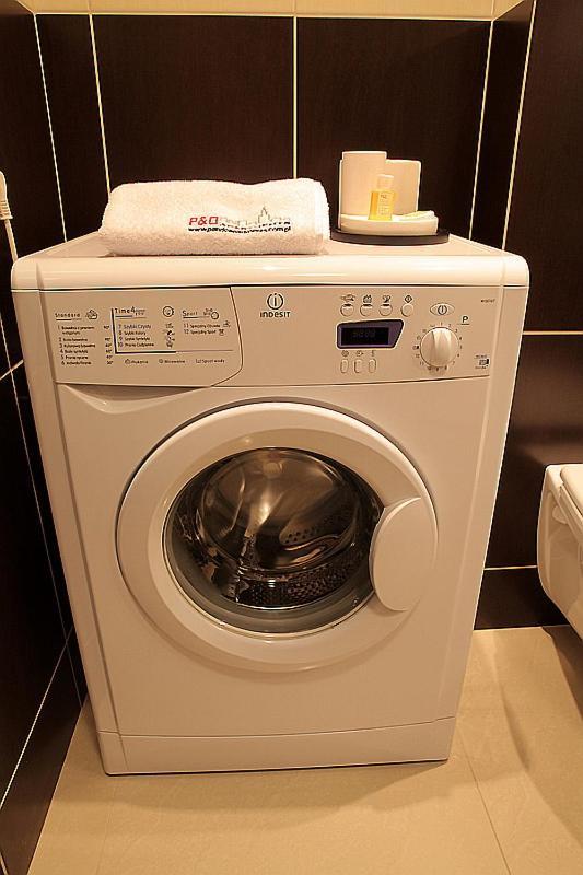 P&O Serviced Apartments Gdanski Station ワルシャワ エクステリア 写真