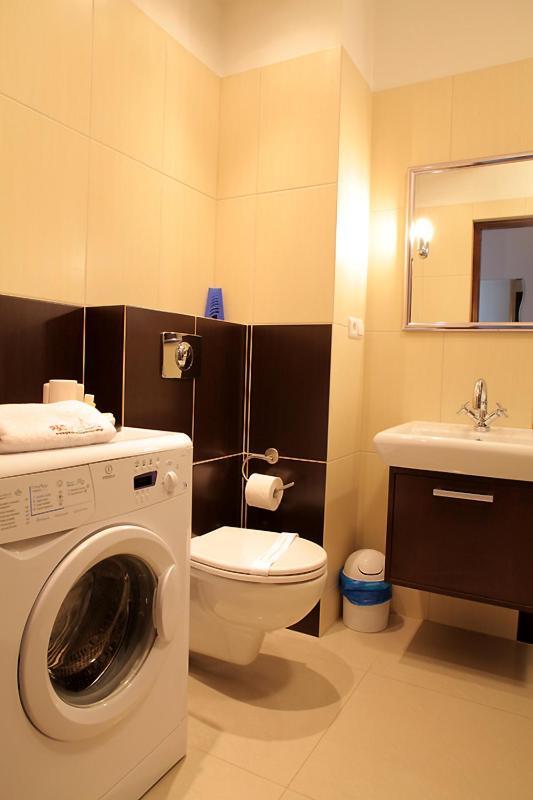 P&O Serviced Apartments Gdanski Station ワルシャワ エクステリア 写真