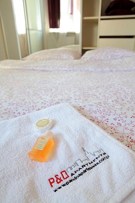 P&O Serviced Apartments Gdanski Station ワルシャワ エクステリア 写真