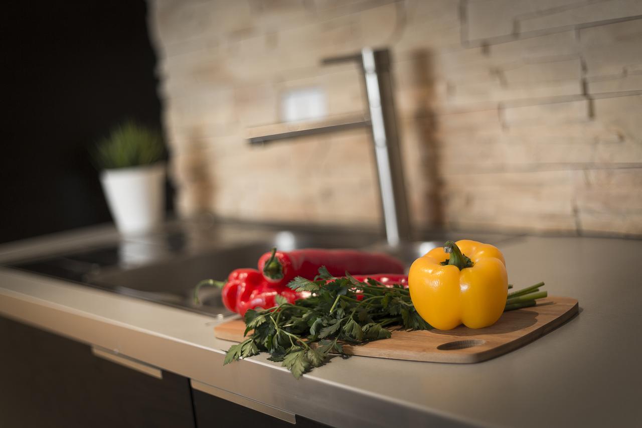 P&O Serviced Apartments Gdanski Station ワルシャワ エクステリア 写真