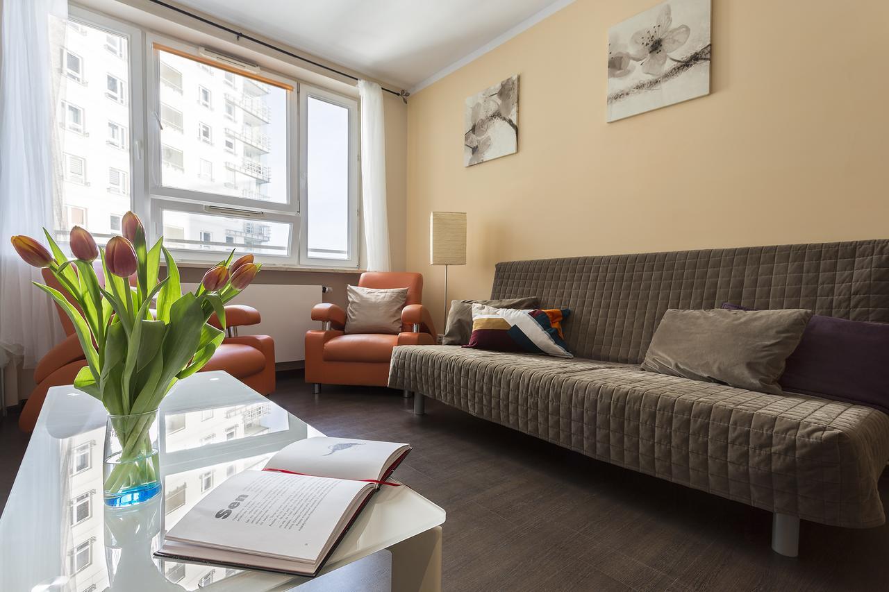 P&O Serviced Apartments Gdanski Station ワルシャワ エクステリア 写真