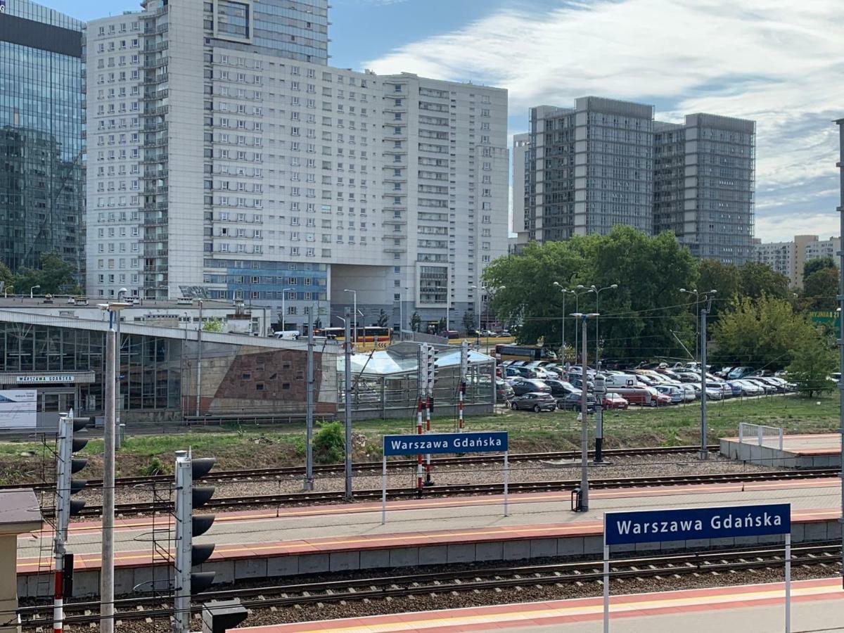 P&O Serviced Apartments Gdanski Station ワルシャワ エクステリア 写真